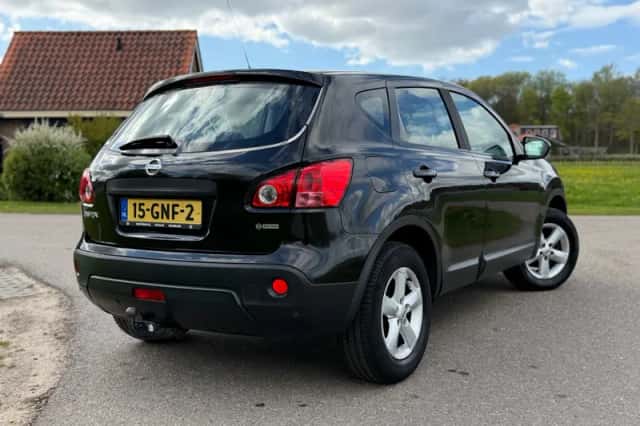 Nissan Qashqai (2008) thumbnail 3