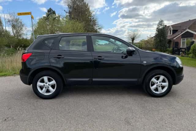 Nissan Qashqai (2008) thumbnail 6