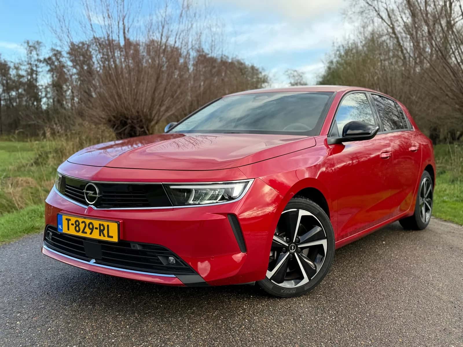 Opel Astra (2022) — foto 1