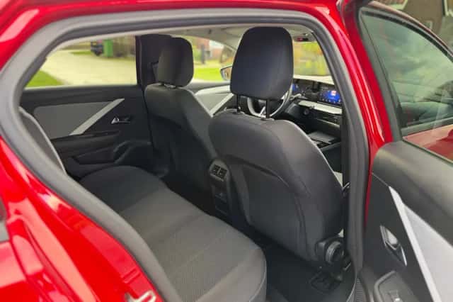 Opel Astra (2022) thumbnail 13