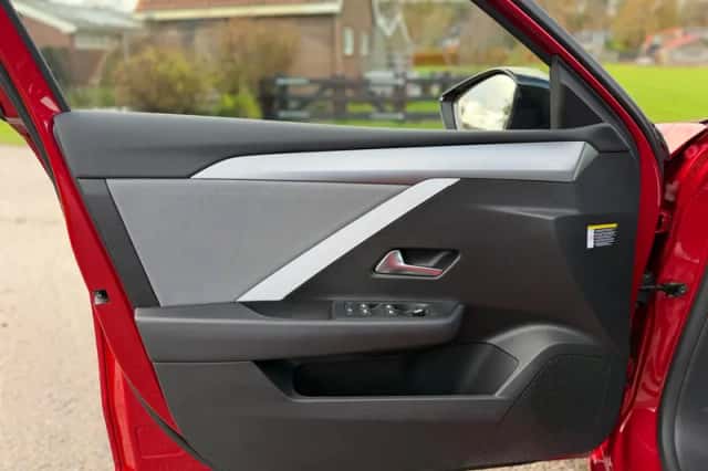 Opel Astra (2022) thumbnail 17