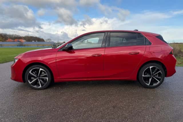 Opel Astra (2022) thumbnail 3