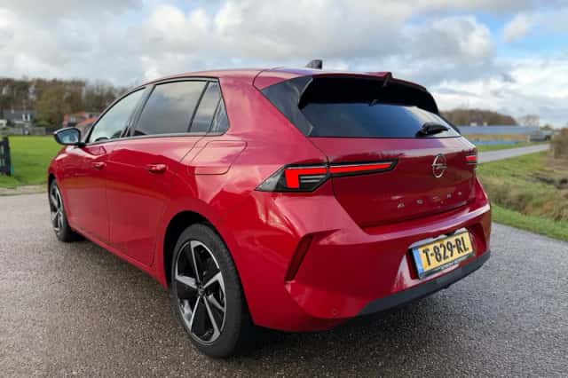 Opel Astra (2022) thumbnail 4