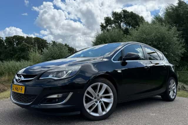 Opel Astra (2015) thumbnail 1