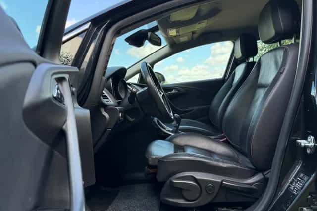 Opel Astra (2015) thumbnail 6