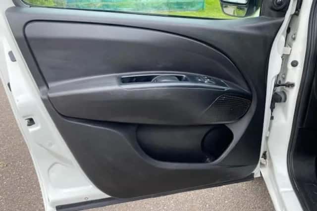 Opel Combo (2018) thumbnail 17