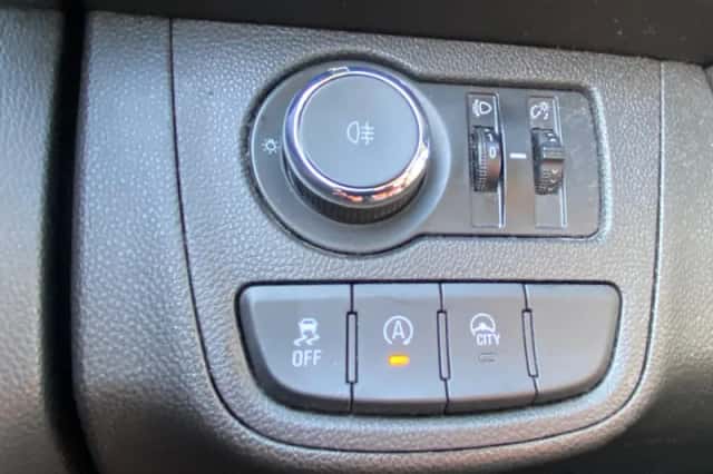 Opel Karl (2019) thumbnail 16
