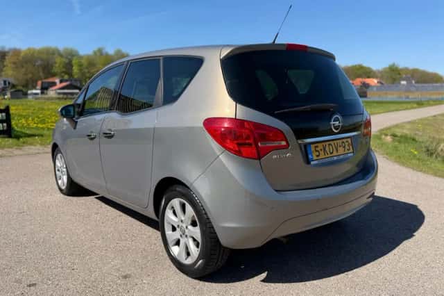Opel Meriva (2013) thumbnail 3