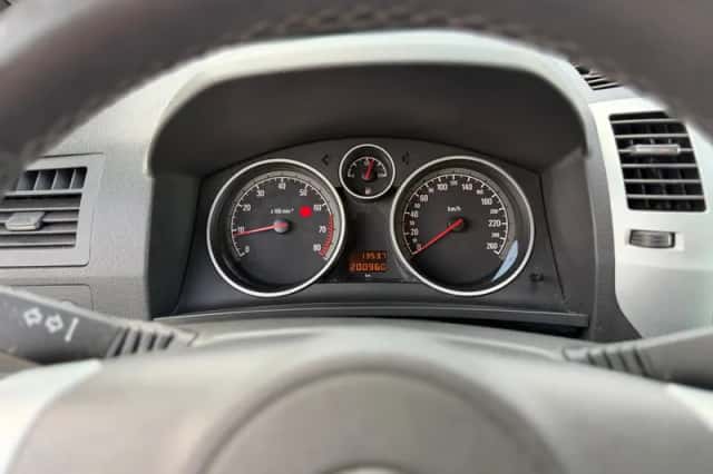 Opel Zafira (2009) thumbnail 13