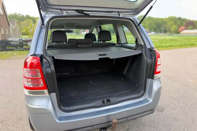 Opel Zafira (2009) thumbnail 17