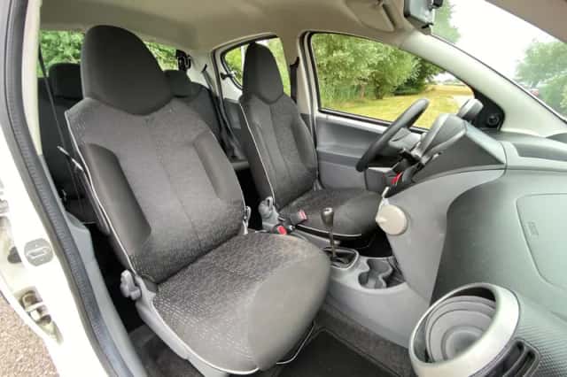 Peugeot 107 (2011) thumbnail 2