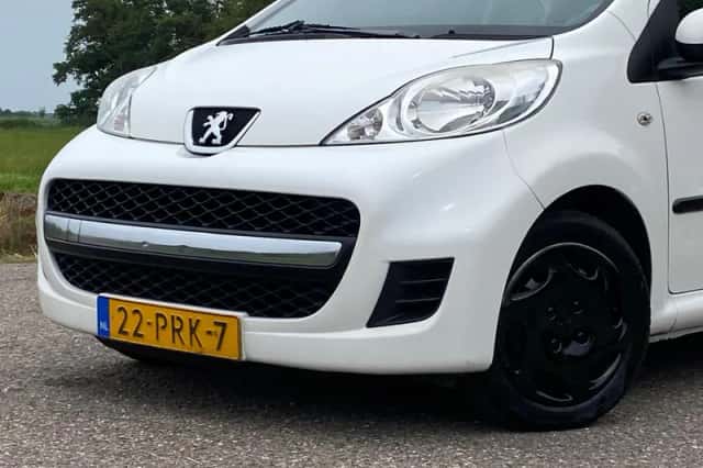 Peugeot 107 (2011) thumbnail 3