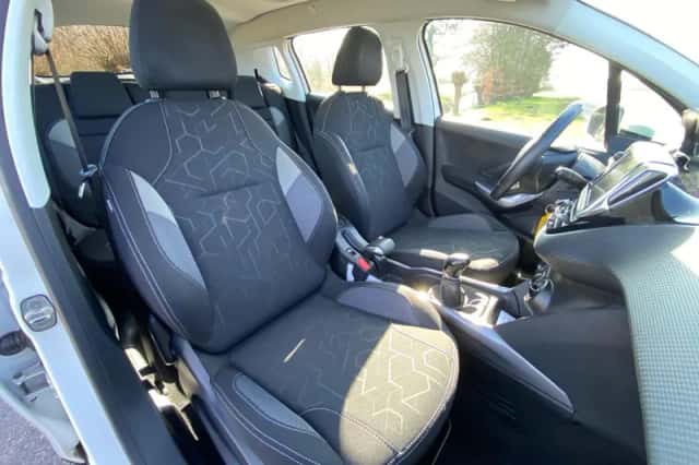Peugeot 2008 (2018) thumbnail 2