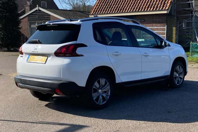 Peugeot 2008 (2018) thumbnail 11