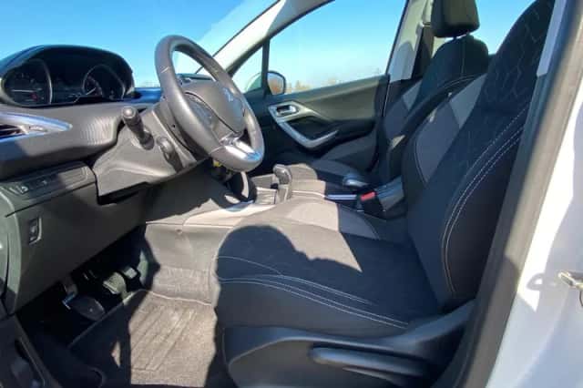 Peugeot 2008 (2018) thumbnail 12
