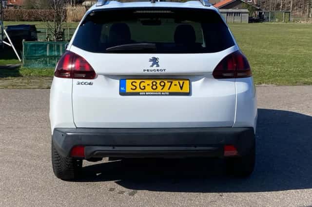 Peugeot 2008 (2018) thumbnail 13