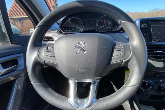 Peugeot 2008 (2018) thumbnail 14