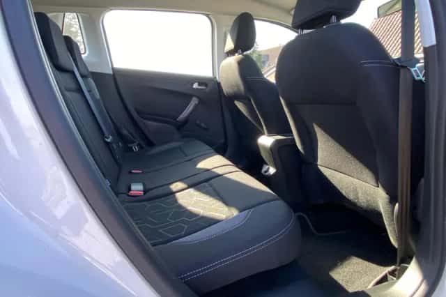 Peugeot 2008 (2018) thumbnail 18