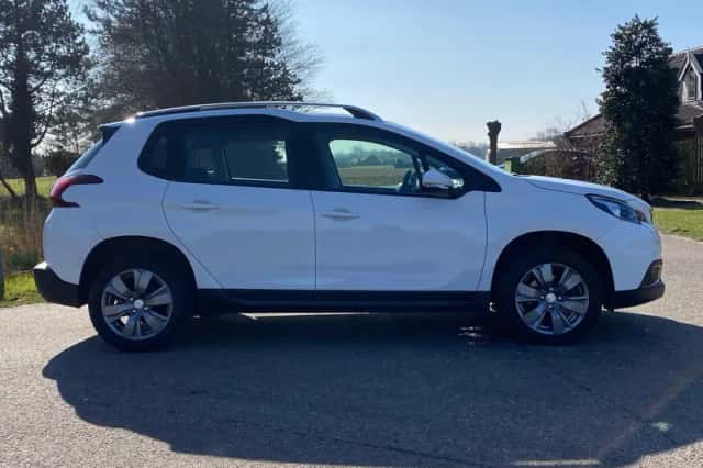 Peugeot 2008 (2018) thumbnail 9