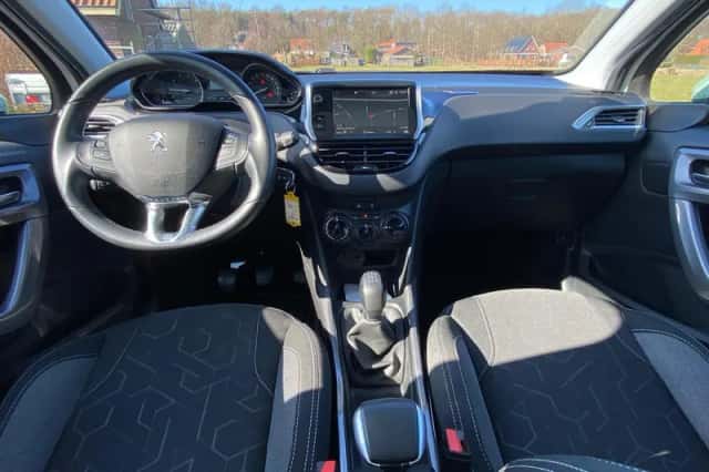 Peugeot 2008 (2018) thumbnail 10