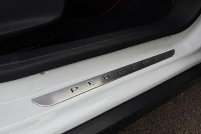 Peugeot 2008 (2019) thumbnail 22