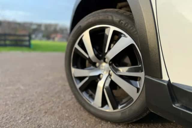 Peugeot 2008 (2019) thumbnail 24