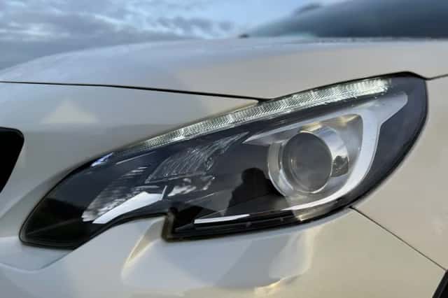Peugeot 2008 (2019) thumbnail 25