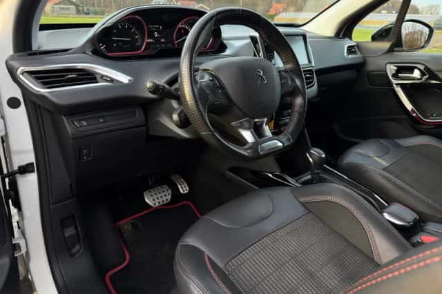Peugeot 2008 (2019) thumbnail 4