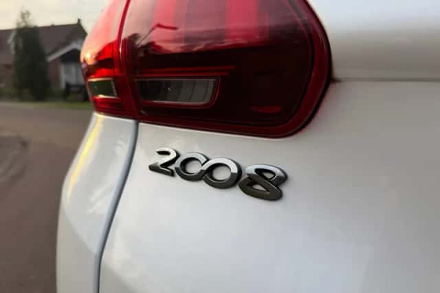 Peugeot 2008 (2019) thumbnail 31