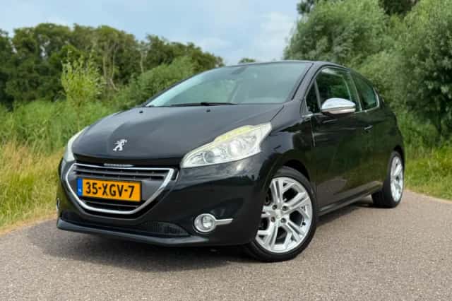 Peugeot 208 (2012) thumbnail 1