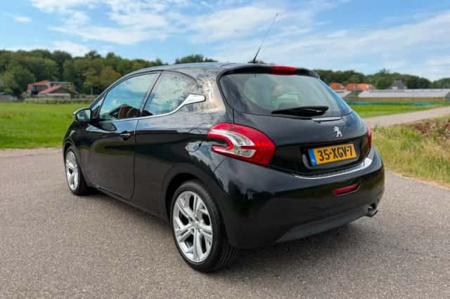 Peugeot 208 (2012) thumbnail 5