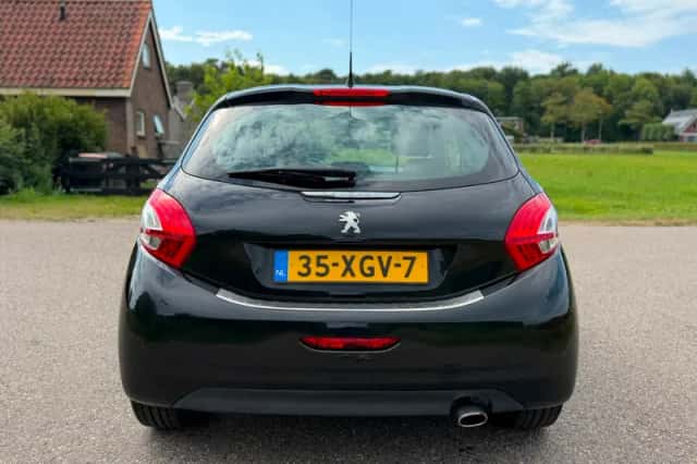 Peugeot 208 (2012) thumbnail 6