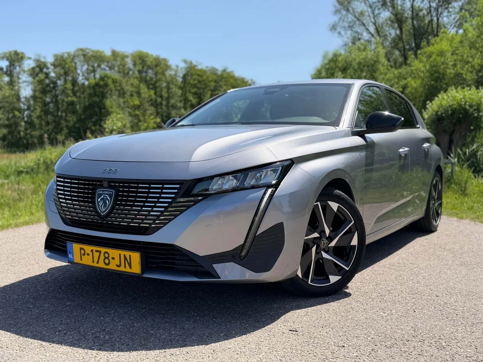 Peugeot 308 (2022) — foto 1