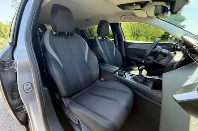 Peugeot 308 (2022) thumbnail 2