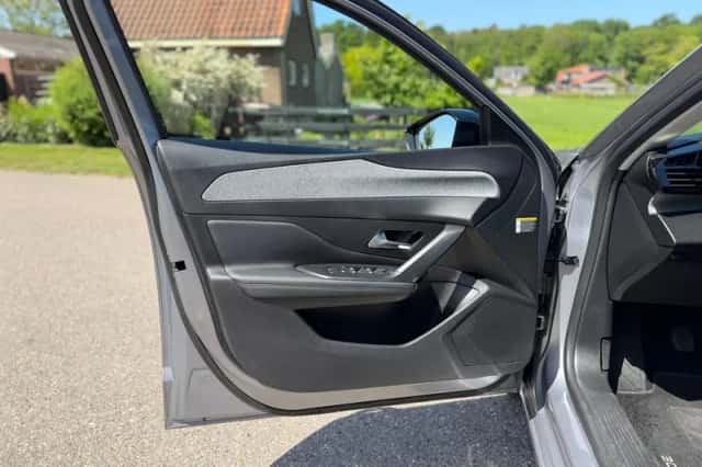 Peugeot 308 (2022) thumbnail 11