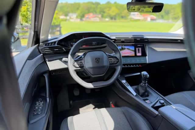 Peugeot 308 (2022) thumbnail 12
