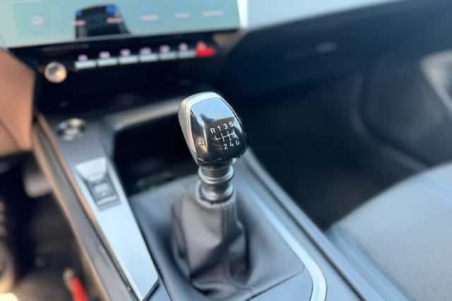 Peugeot 308 (2022) thumbnail 18