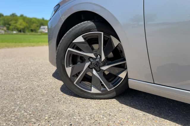Peugeot 308 (2022) thumbnail 24