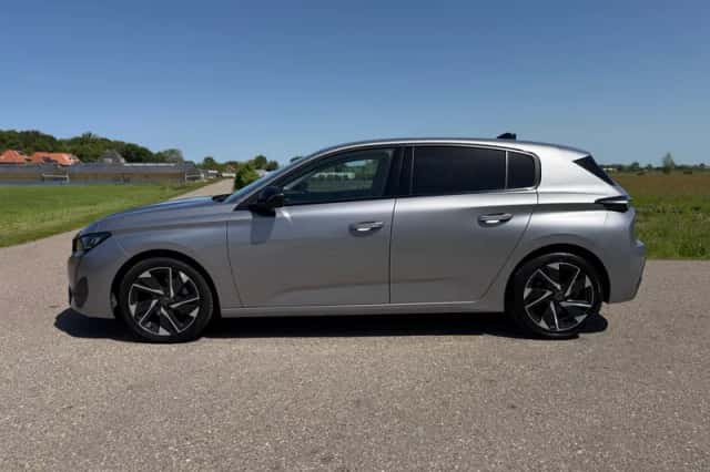 Peugeot 308 (2022) thumbnail 9