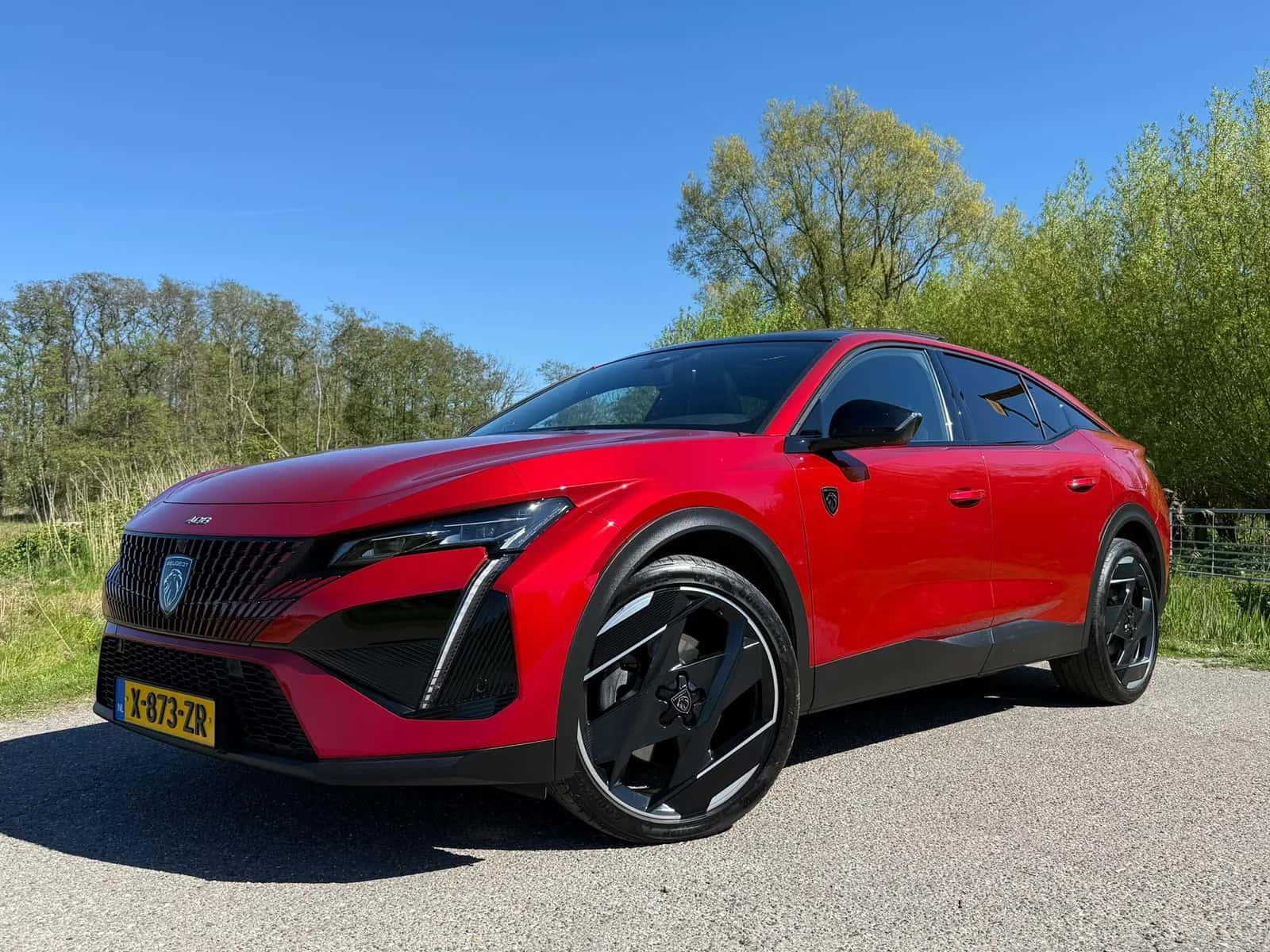 Peugeot 408 (2023) — foto 1