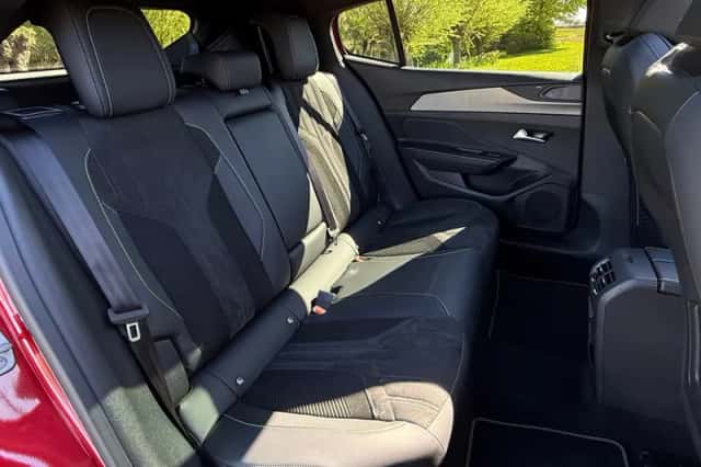 Peugeot 408 (2023) thumbnail 12
