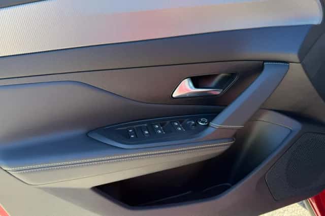 Peugeot 408 (2023) thumbnail 15