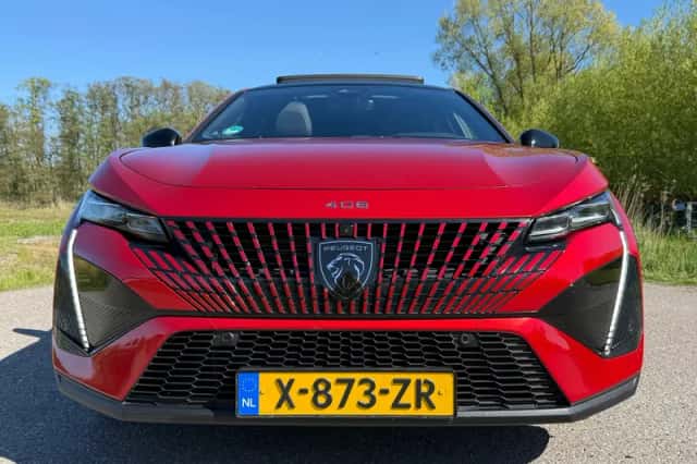 Peugeot 408 (2023) thumbnail 21