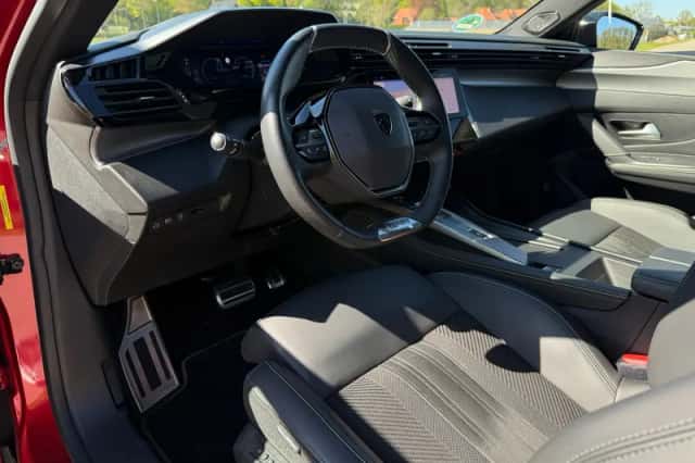 Peugeot 408 (2023) thumbnail 4