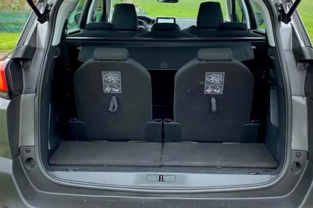 Peugeot 5008 (2017) thumbnail 16