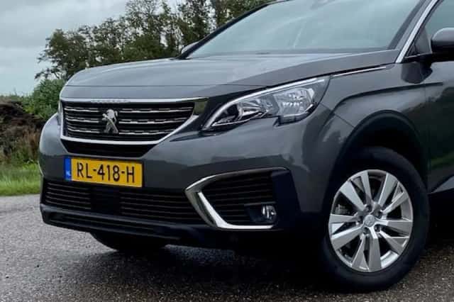 Peugeot 5008 (2017) thumbnail 3