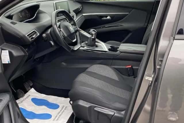 Peugeot 5008 (2017) thumbnail 22