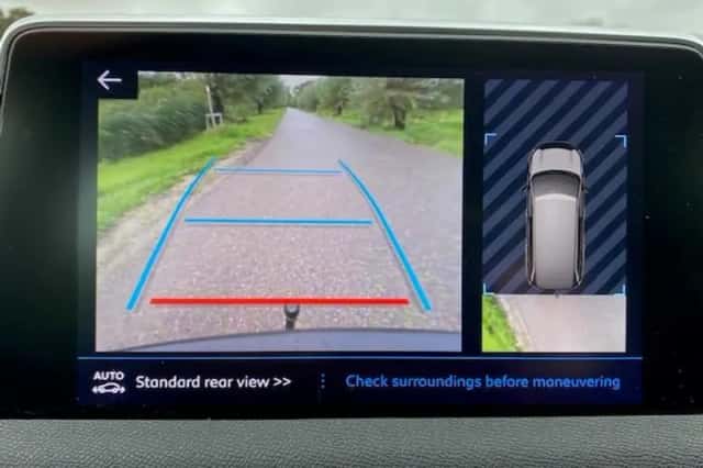 Peugeot 5008 (2017) thumbnail 6