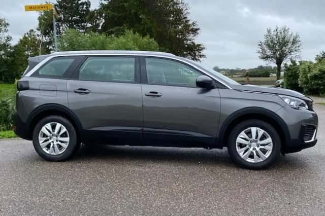 Peugeot 5008 (2017) thumbnail 9