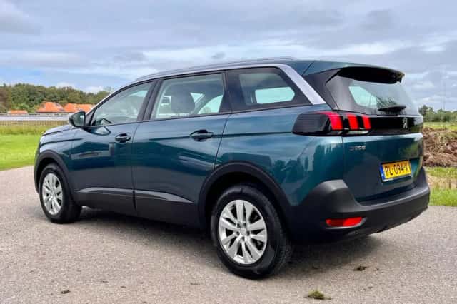 Peugeot 5008 (2017) thumbnail 13
